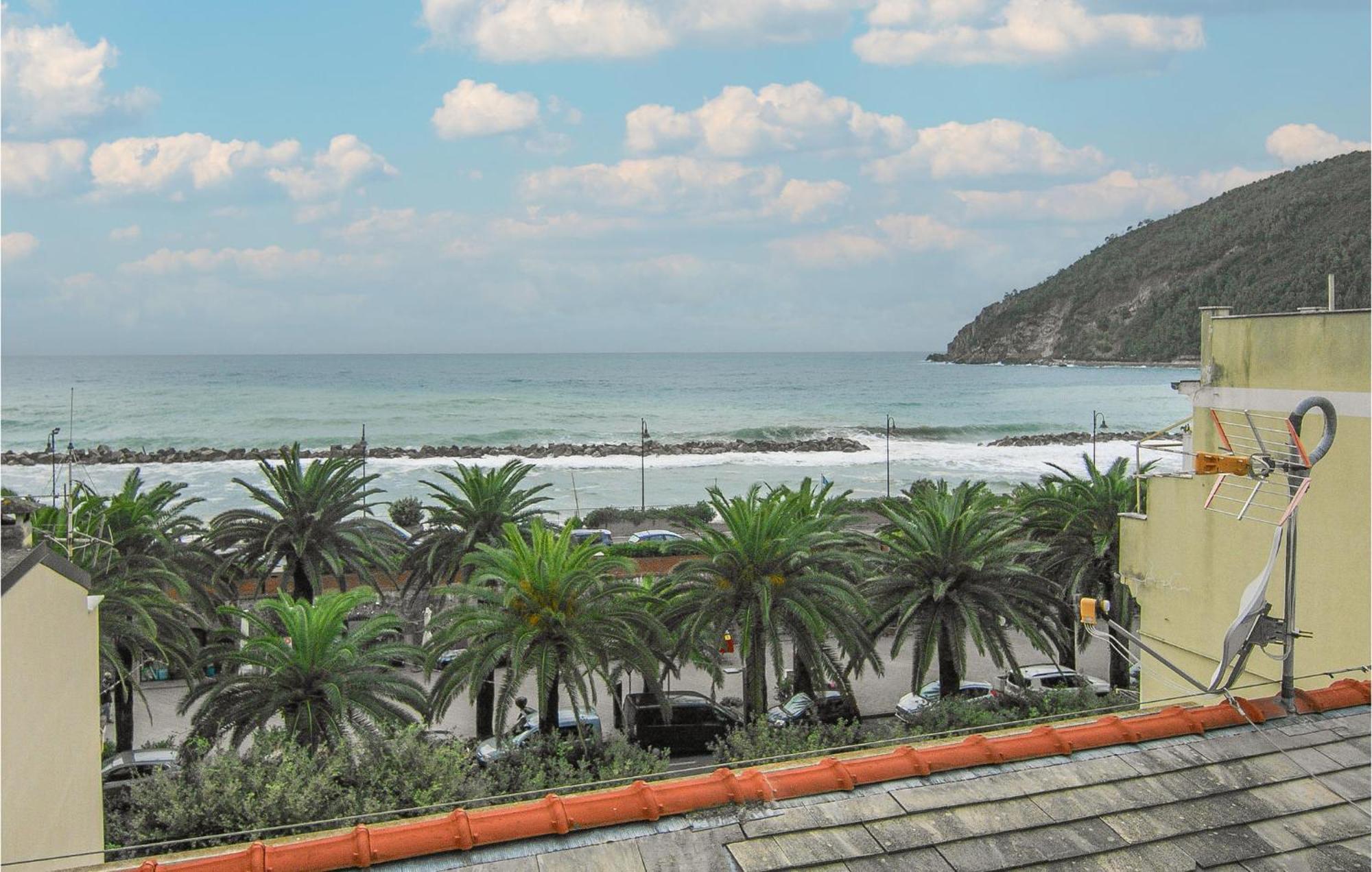 Nice Apartment In Moneglia With Kitchen Exteriör bild
